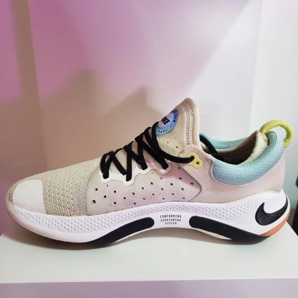 Nike Women's Joyride Run Flyknit - Picture 5 of 11